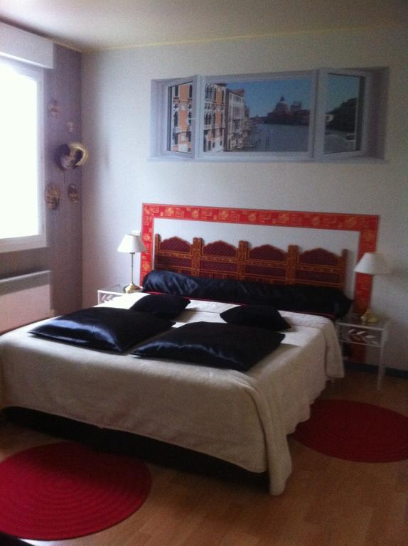Chambre D'Hotes Dyrslot Saint-Denis-de-Pile Eksteriør bilde
