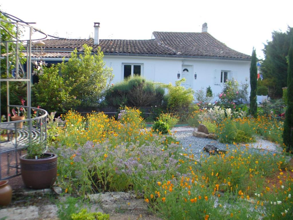 Chambre D'Hotes Dyrslot Bed & Breakfast Saint-Denis-de-Pile Eksteriør bilde